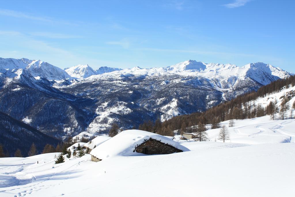 Agriturismo Barba Gust Cesana Torinese Buitenkant foto