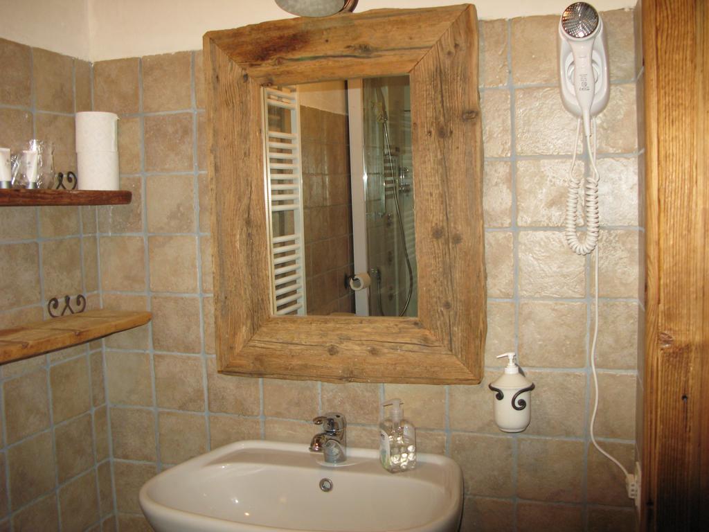 Agriturismo Barba Gust Cesana Torinese Buitenkant foto
