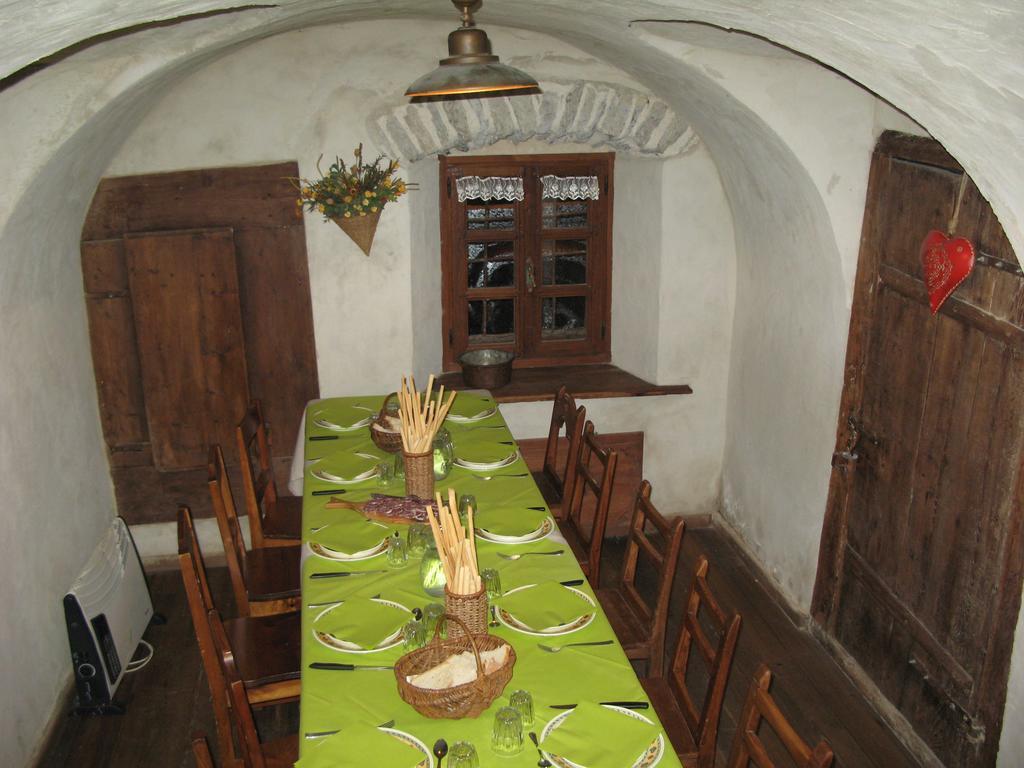 Agriturismo Barba Gust Cesana Torinese Buitenkant foto