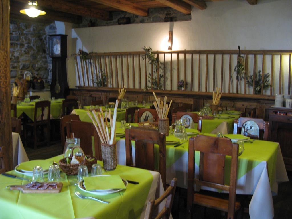 Agriturismo Barba Gust Cesana Torinese Buitenkant foto