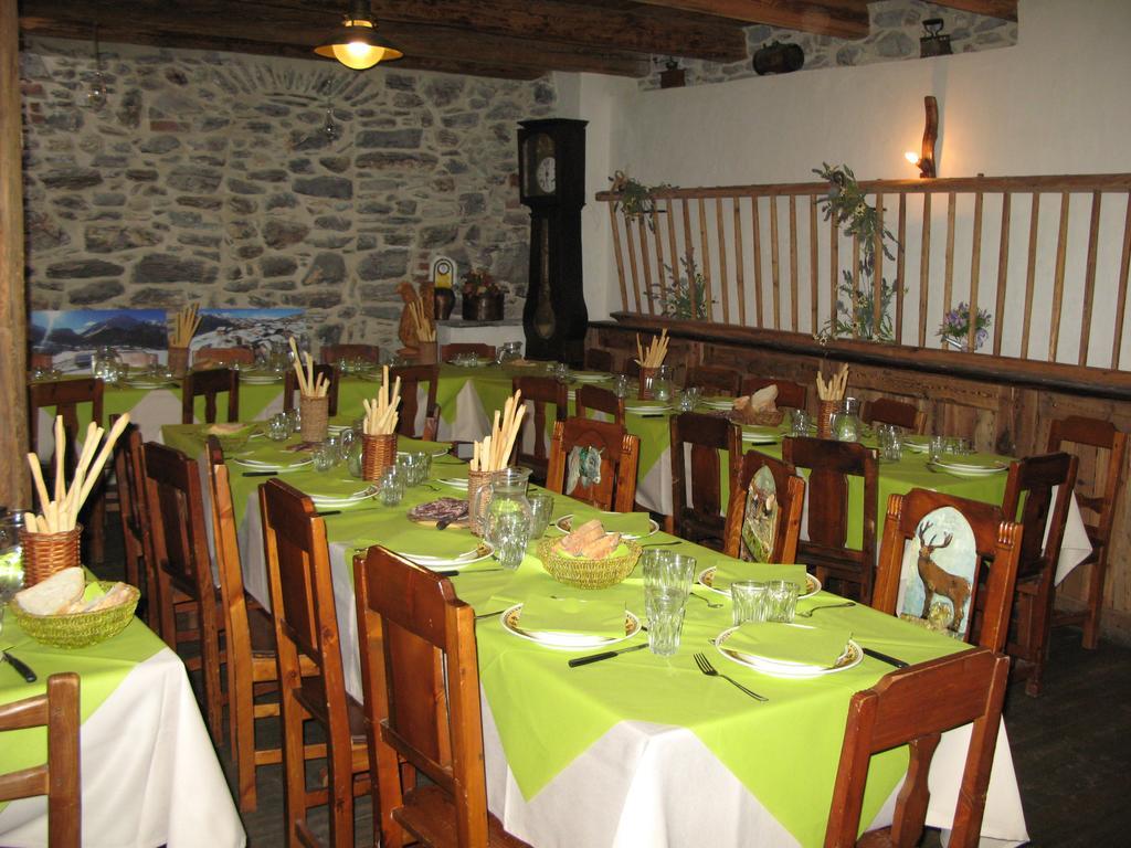 Agriturismo Barba Gust Cesana Torinese Buitenkant foto