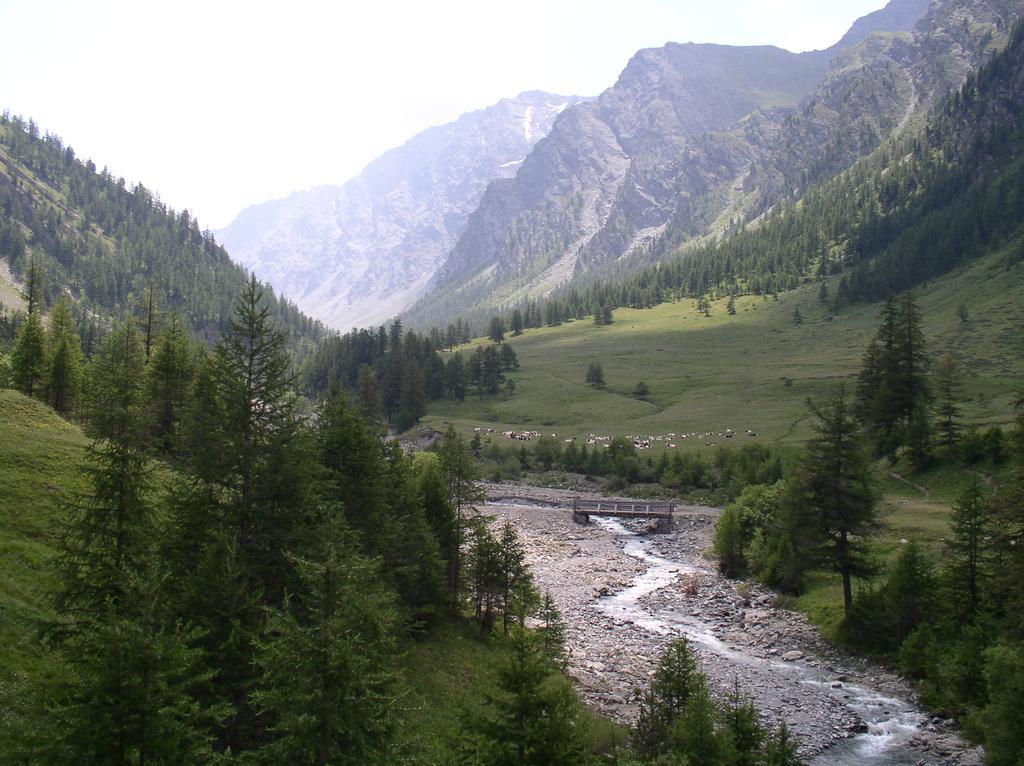Agriturismo Barba Gust Cesana Torinese Buitenkant foto