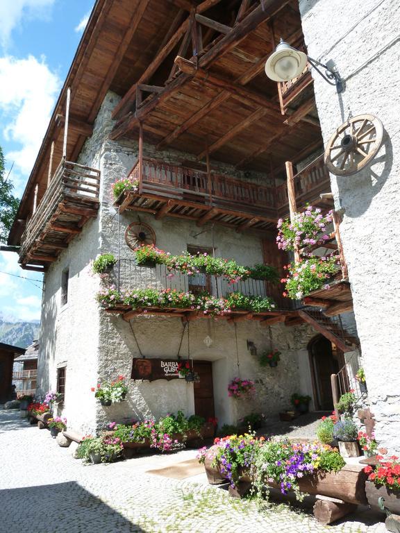 Agriturismo Barba Gust Cesana Torinese Buitenkant foto