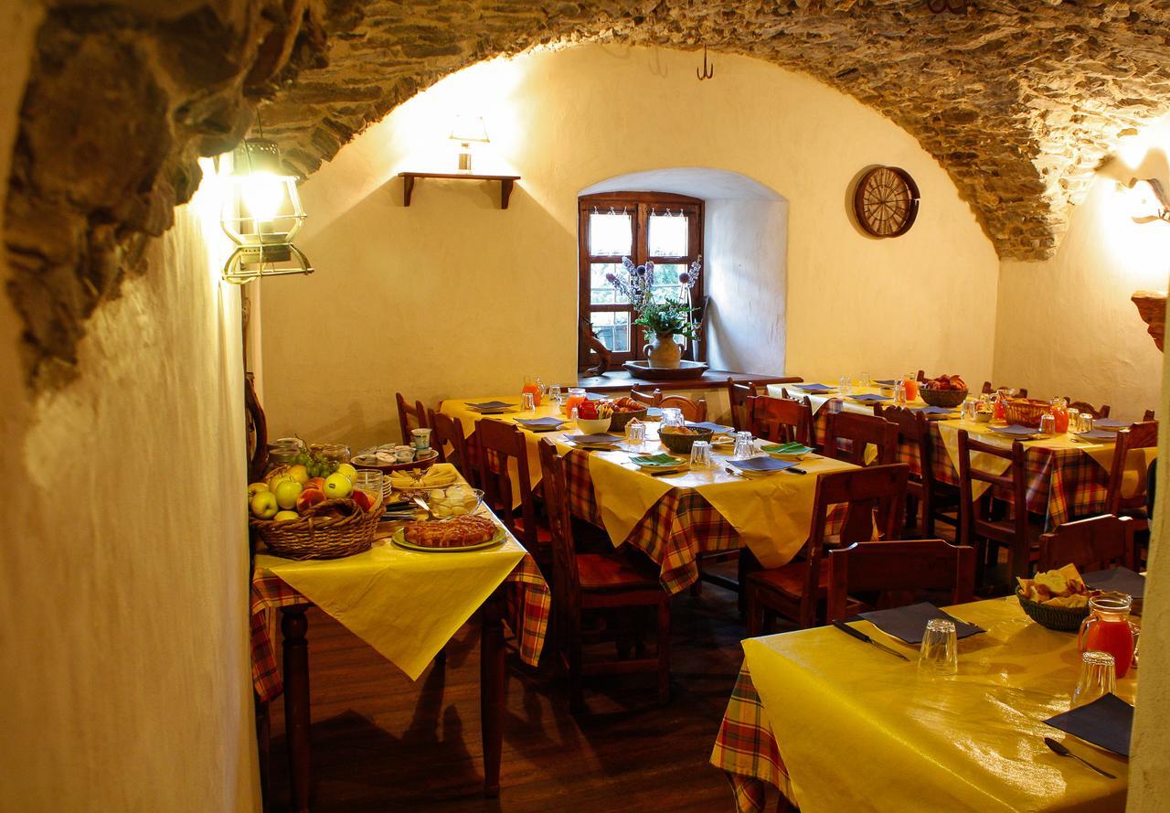 Agriturismo Barba Gust Cesana Torinese Buitenkant foto